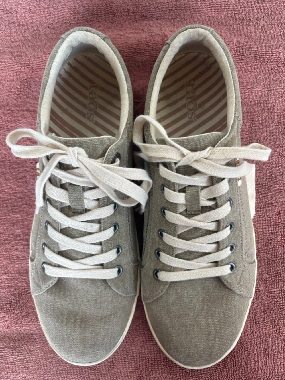 Taos Women's Size 11 (EU42) Tan Canvas Star Sneakers - Picture 2 of 7